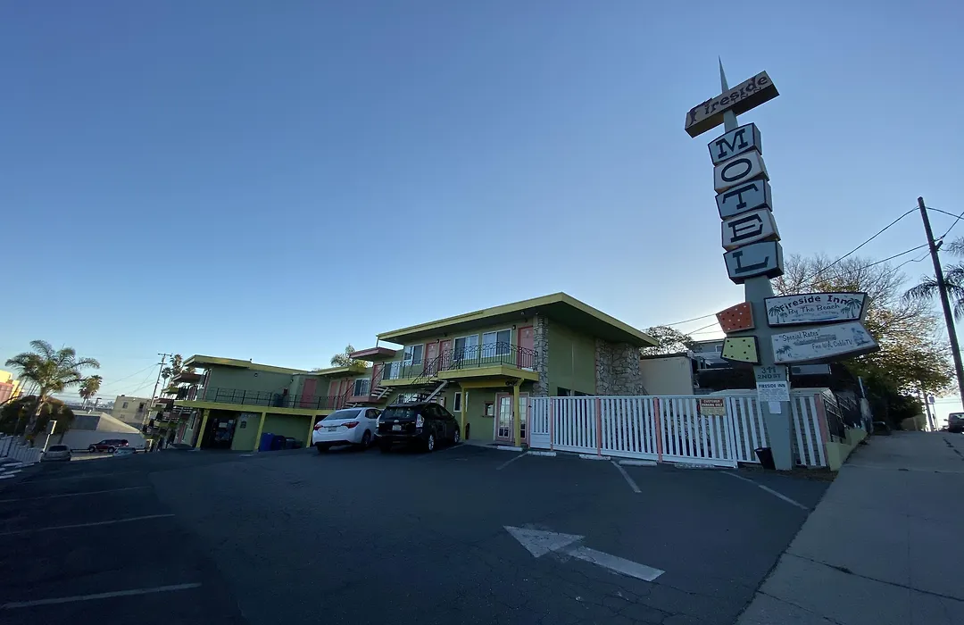 Fireside Inn By The Beach Boardwalk & Bowling-1