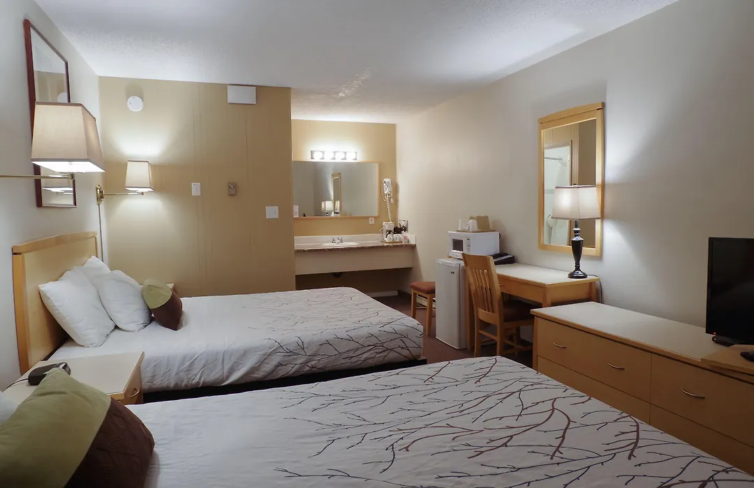 Canadas Best Value Inn And Suites Fernie-1