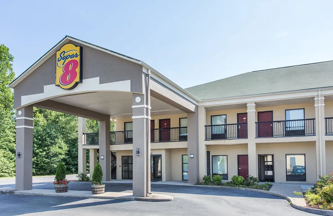 Super 8 By Wyndham Petersburg-1