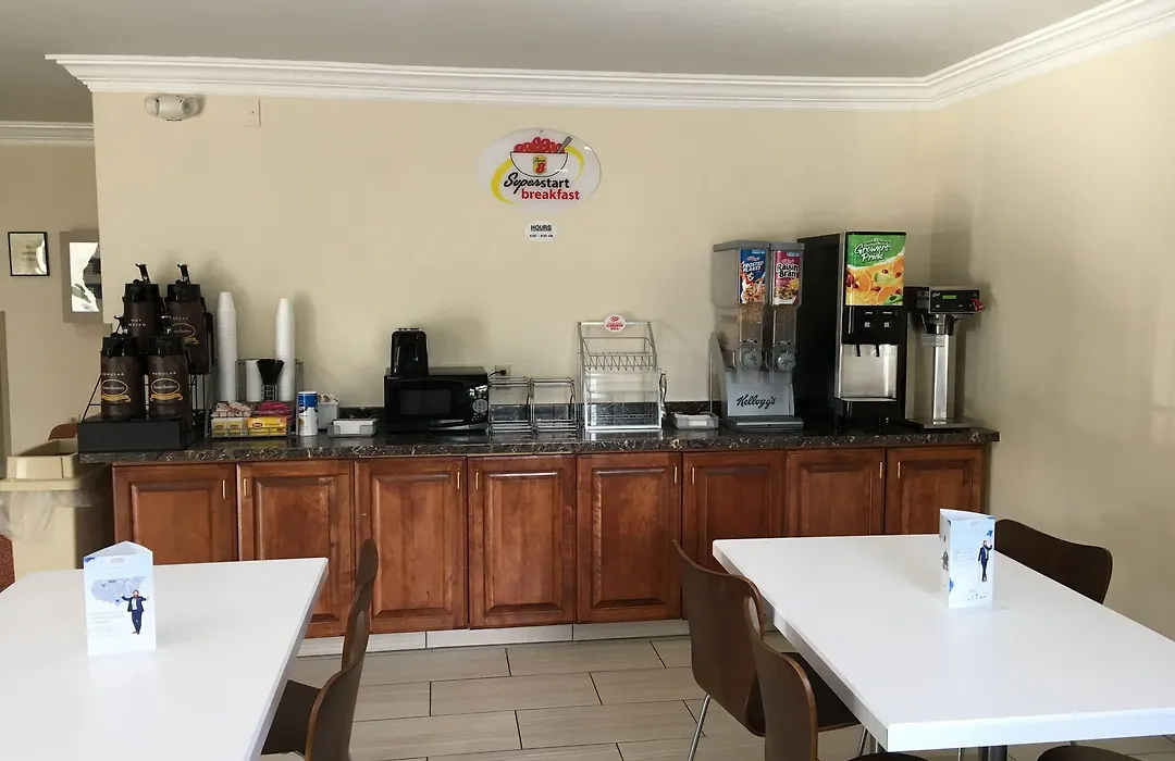 Super 8 By Wyndham Vicksburg-1