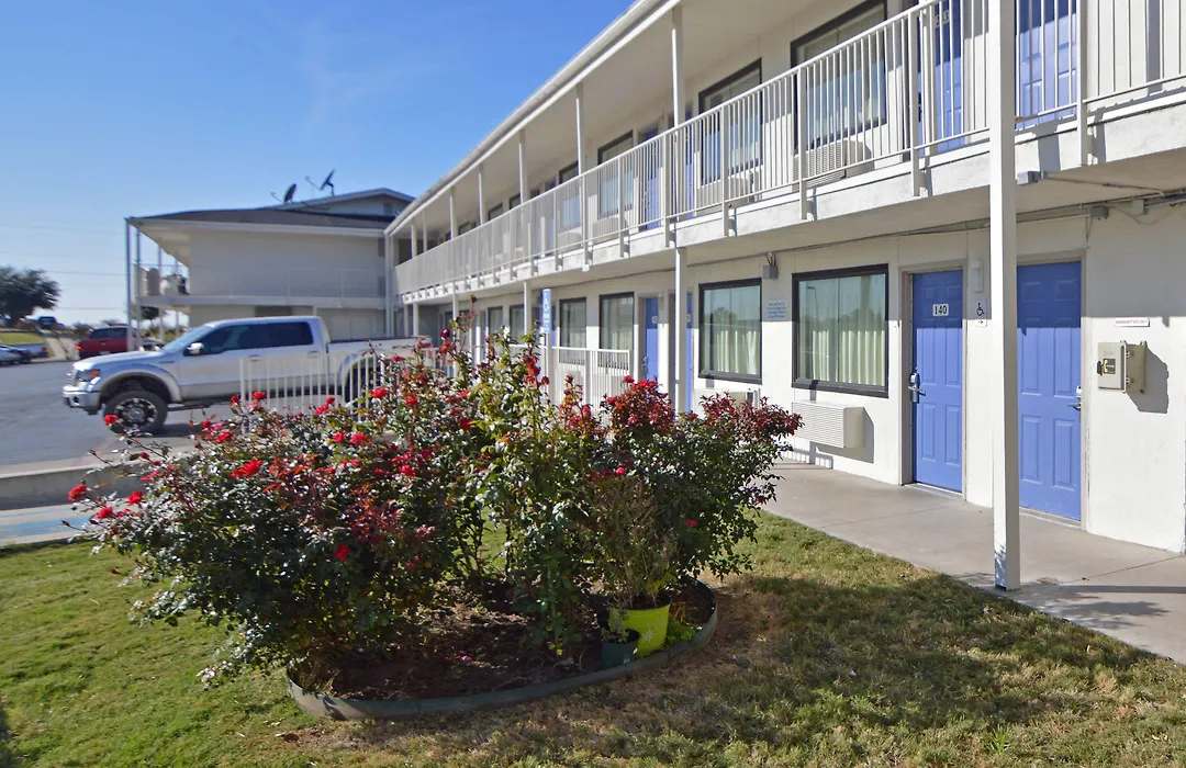 Motel 6 Denton, Tx - Unt-1