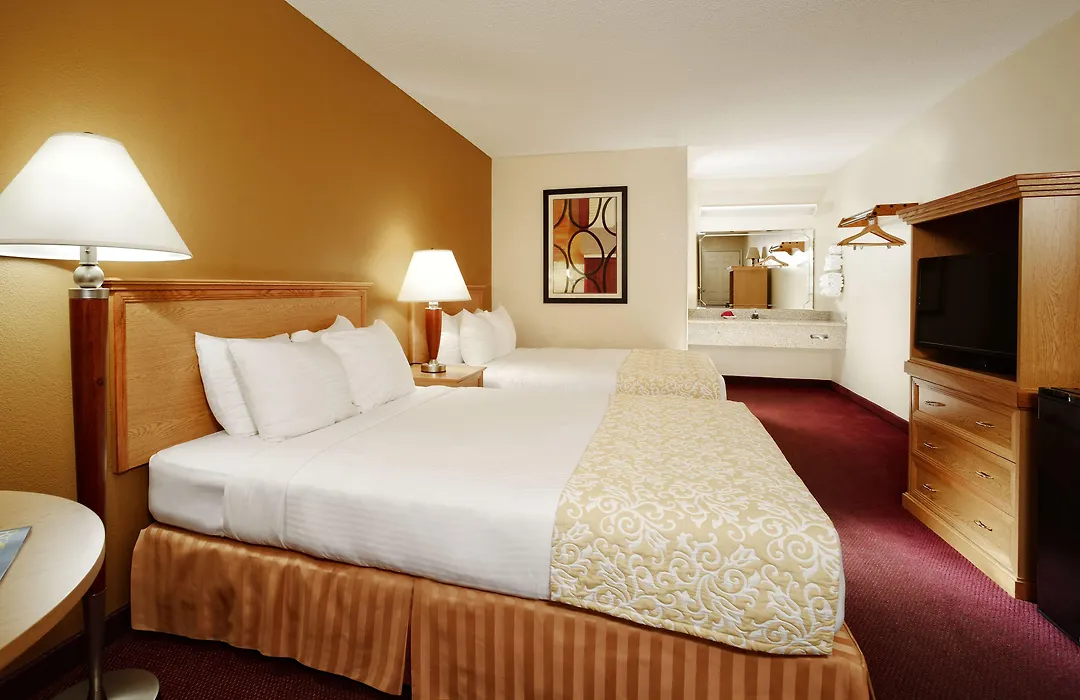 Whispering Hills Inn-1