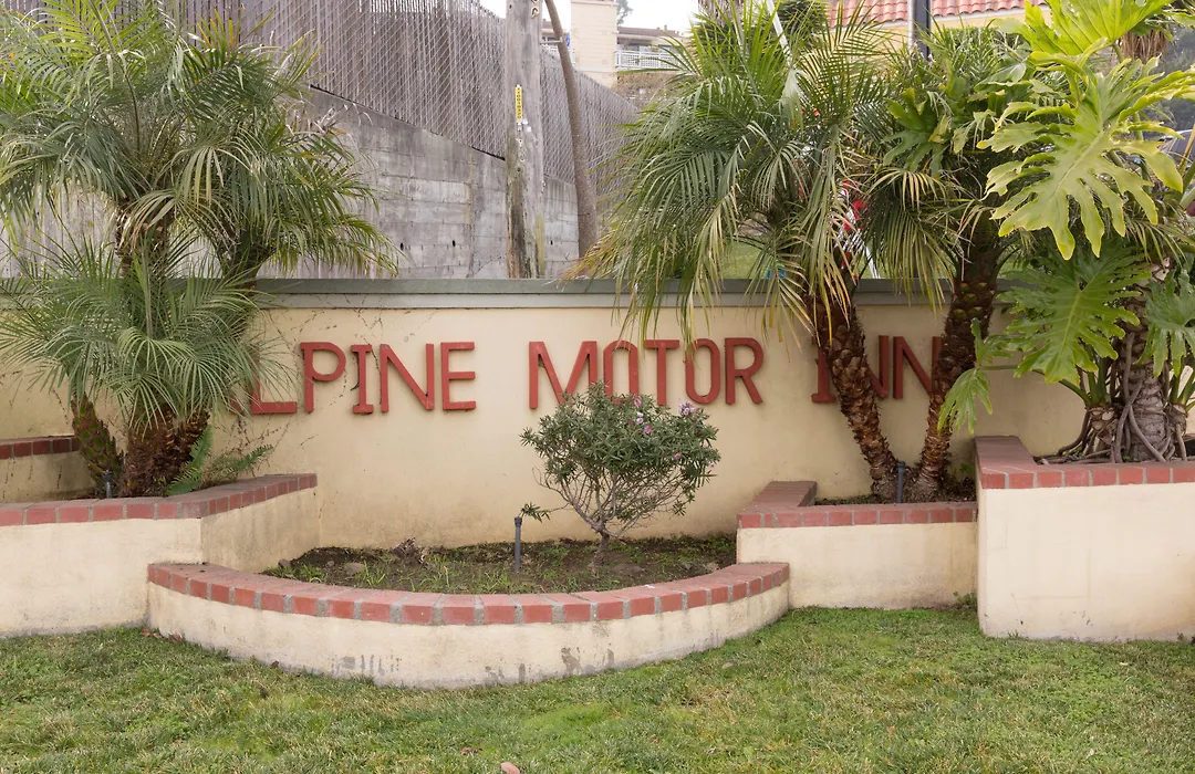 Alpine Inn & Suites-1