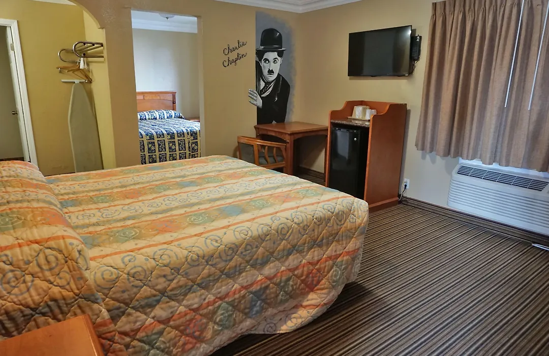 Hollywood Inn Express North-1