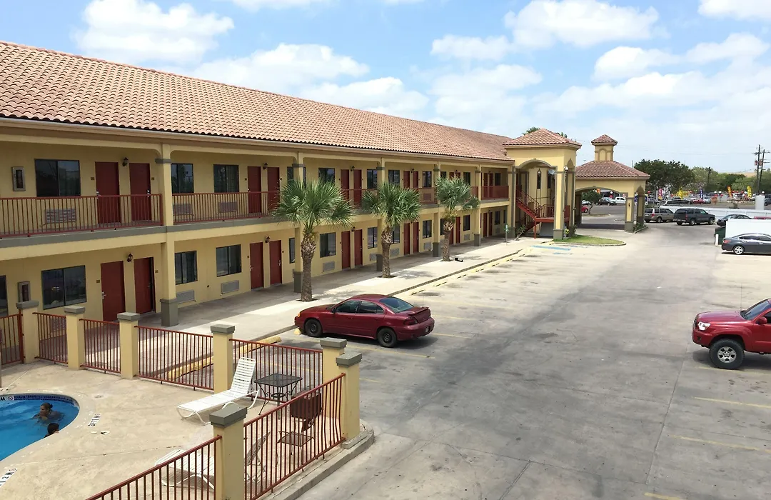 Boca Chica Inn And Suites-1