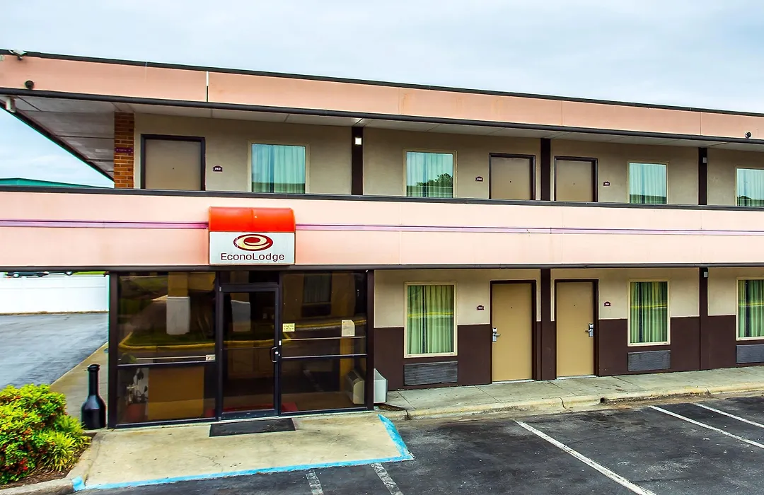 Economy Inn-1