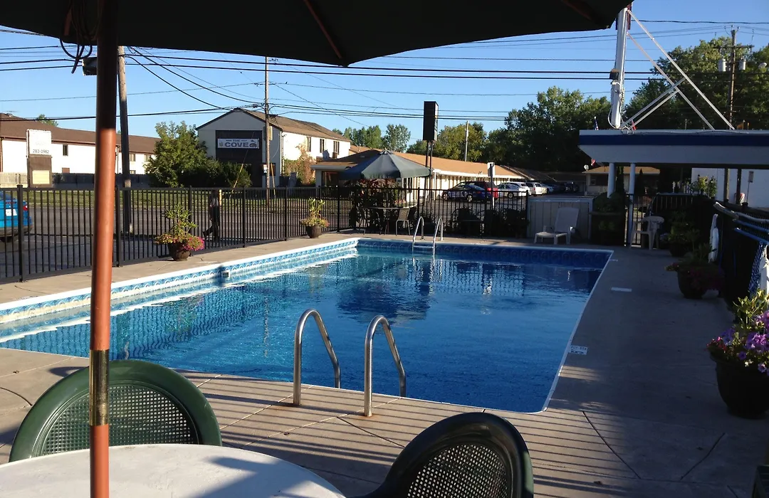 Moonlite Motel-1