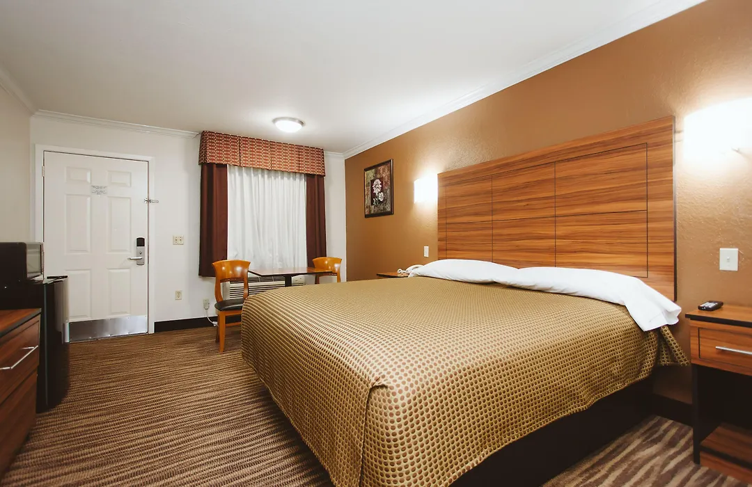 Palace Inn South Wayside-1