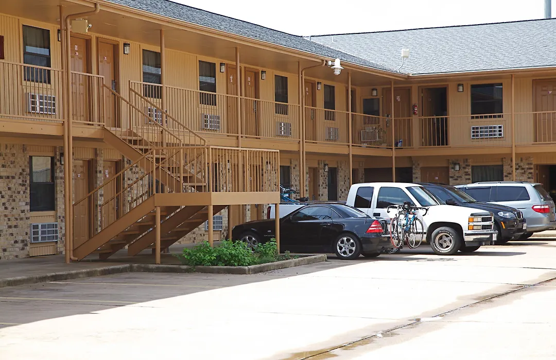 Coach Light Inn-1