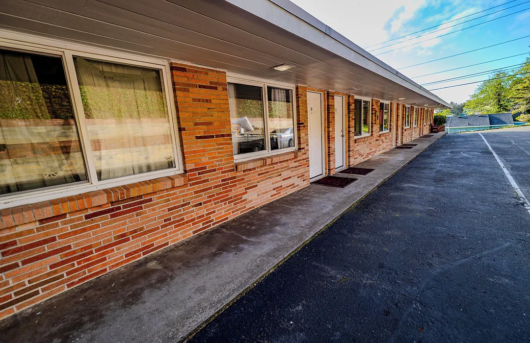 Fourwinds Inn-1