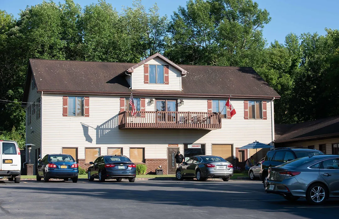 Blue Spruce Motel-1
