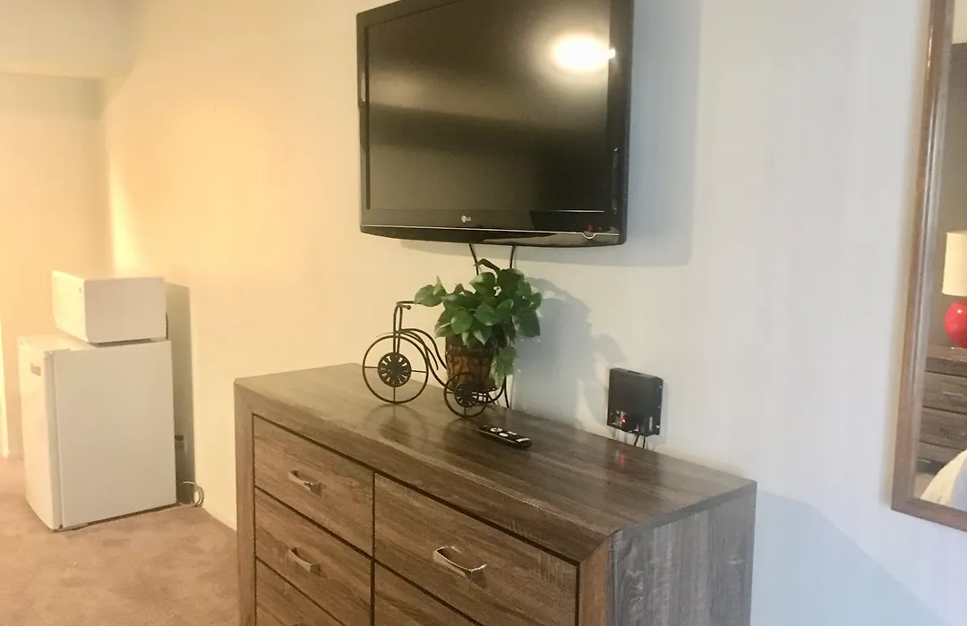 Siegel Slots And Suites-1