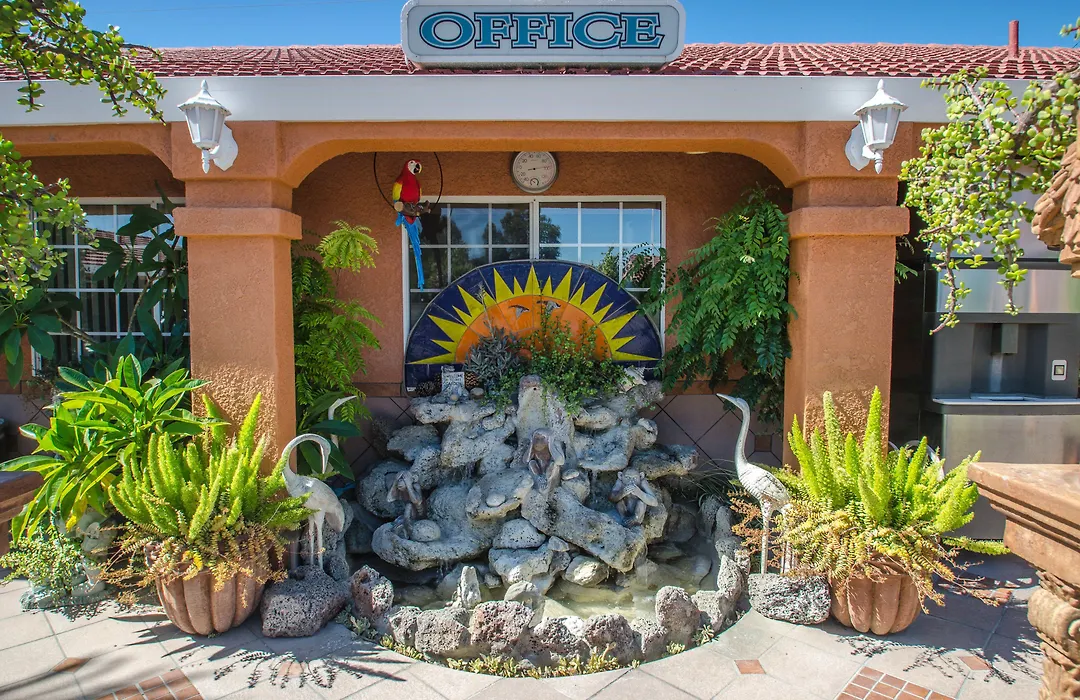 Economy Inn Los Banos-1