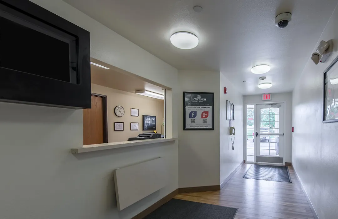 Hometowne Studios By Red Roof Columbus-1