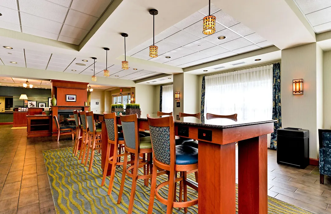Hampton Inn Ellsworth-1