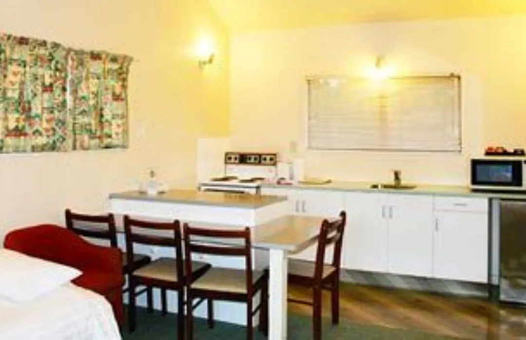 Rayland Epsom Motel-1