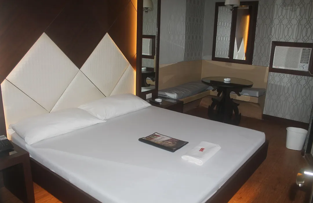 Hotel Ava Gil Puyat-1