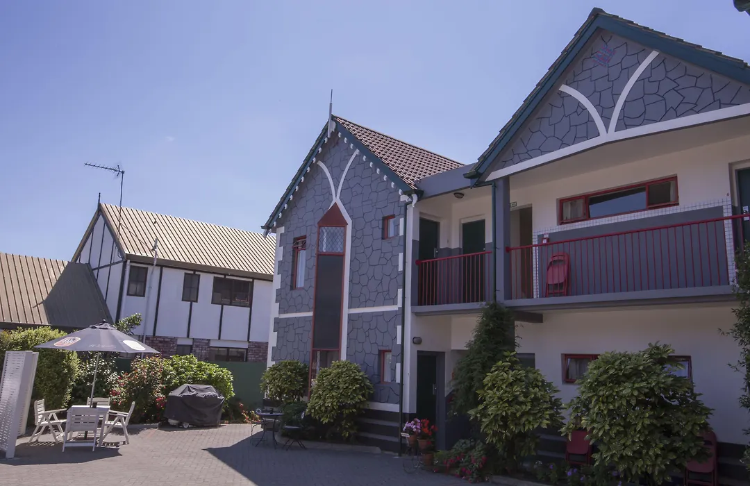Amross Court-1