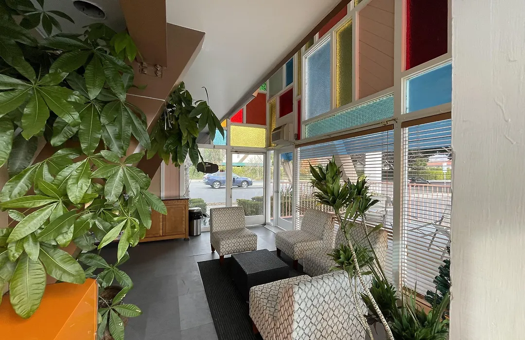 La Casa Inn-1