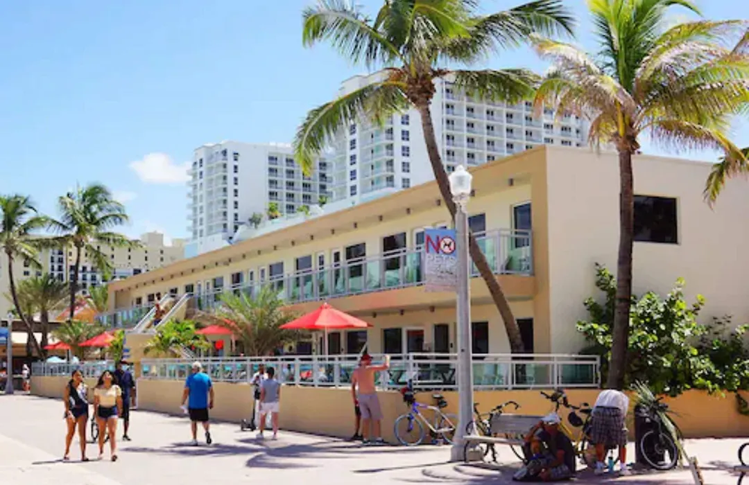 Diane Oceanfront Suites-1