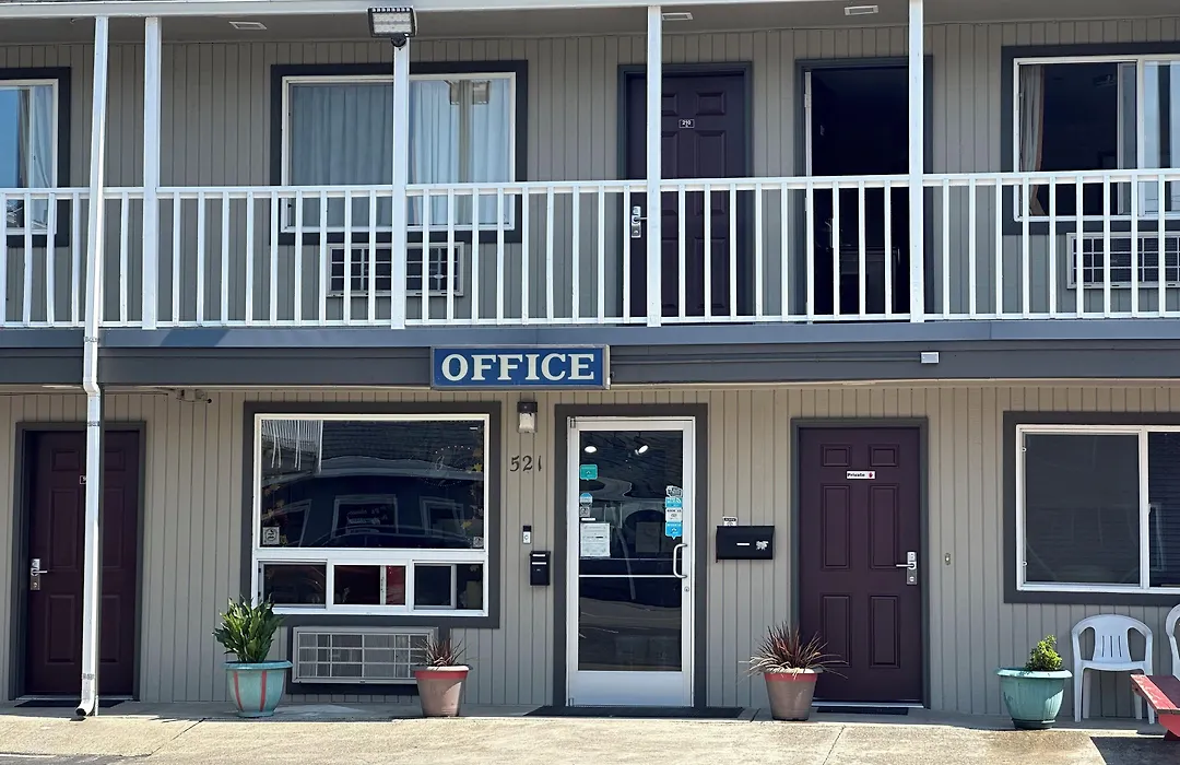 The Royal Victorian Motel-1