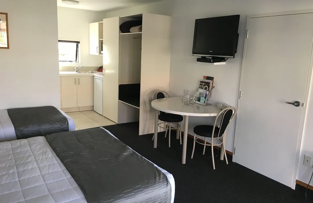 Palms Motel-1
