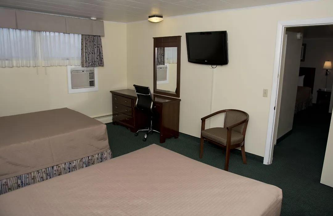 Travelers Inn-1