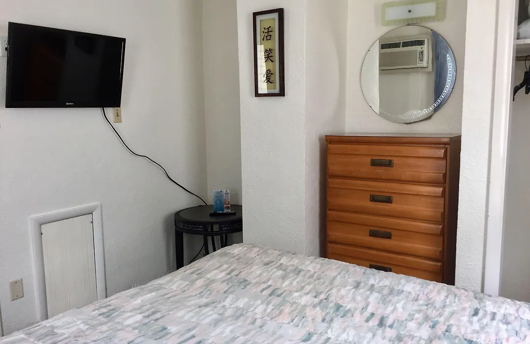 White Caps Motel-1