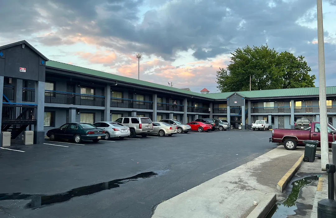 Executive Inn And Suites - Jackson-1