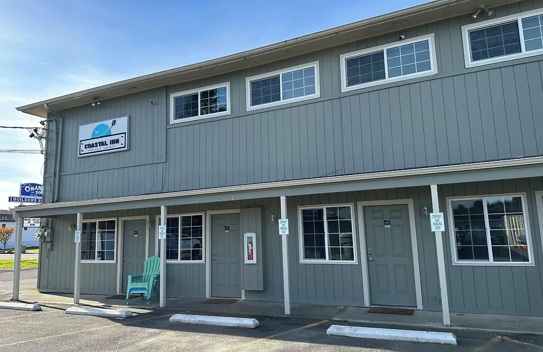 Coastal Inn And Suites-1