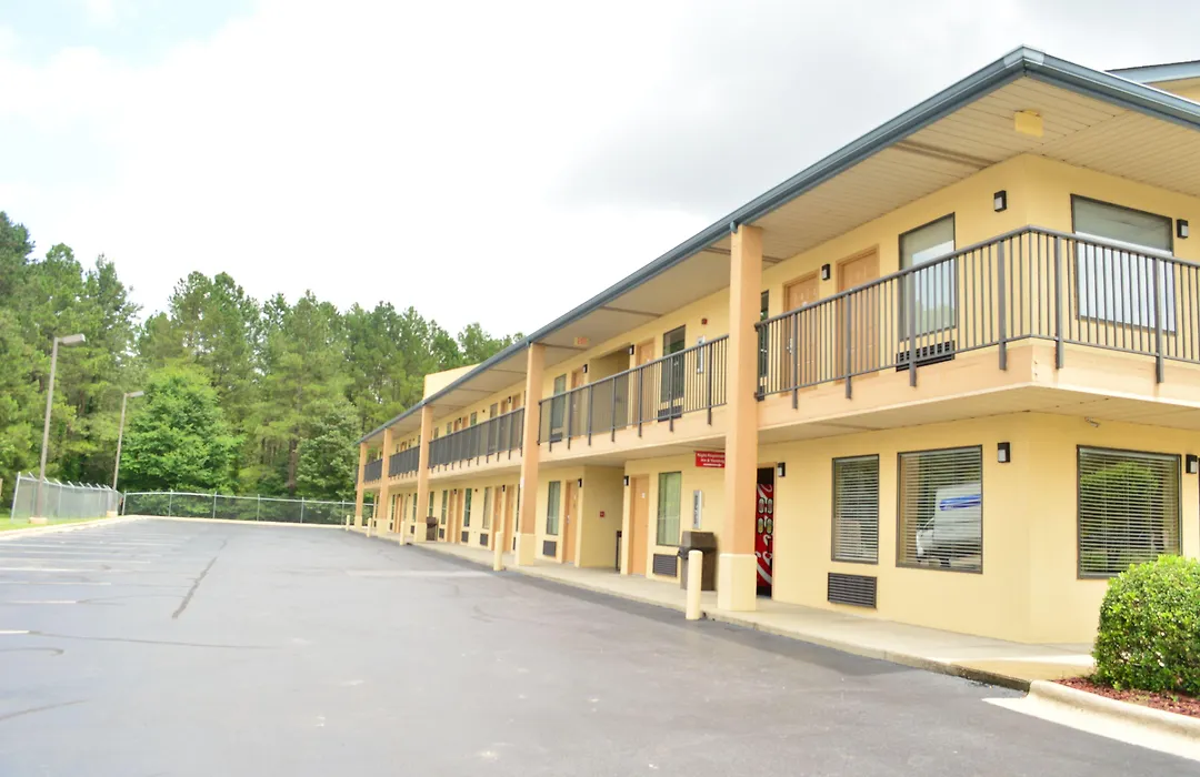 Deluxe Inn - Fayetteville I-95-1