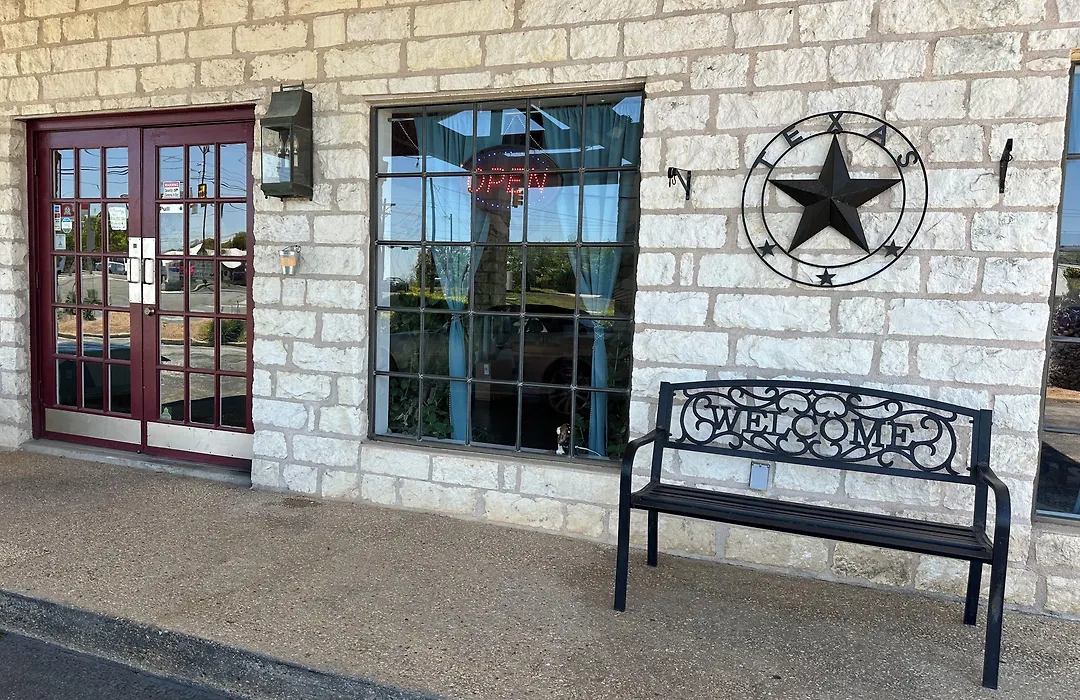 Windcrest Inn And Suites-1