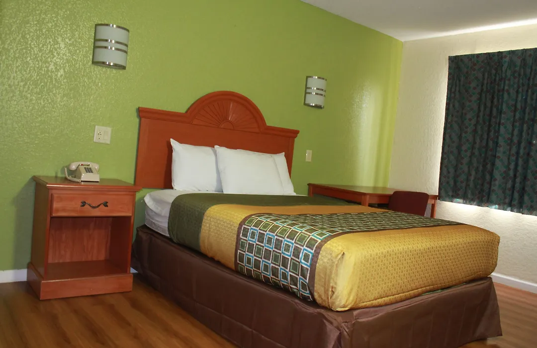 Royal Inn-1
