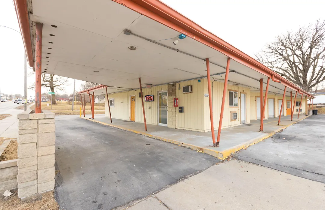 Cozy Rest Motel-1