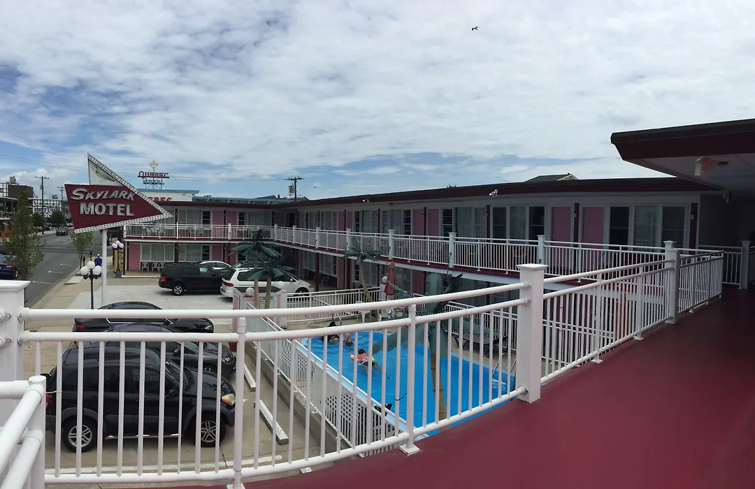 Skylark Resort Motel-1