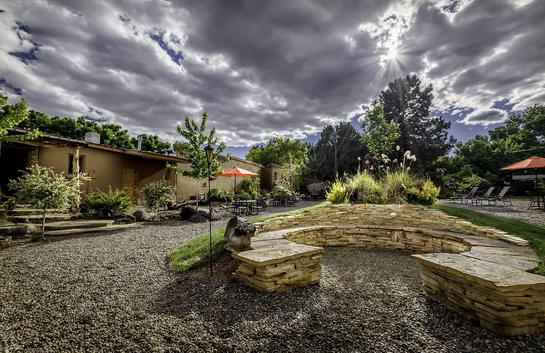 Stone Lizard Lodge-1