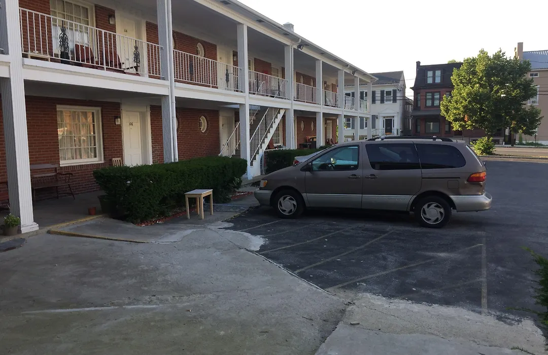 Motel Town House-1