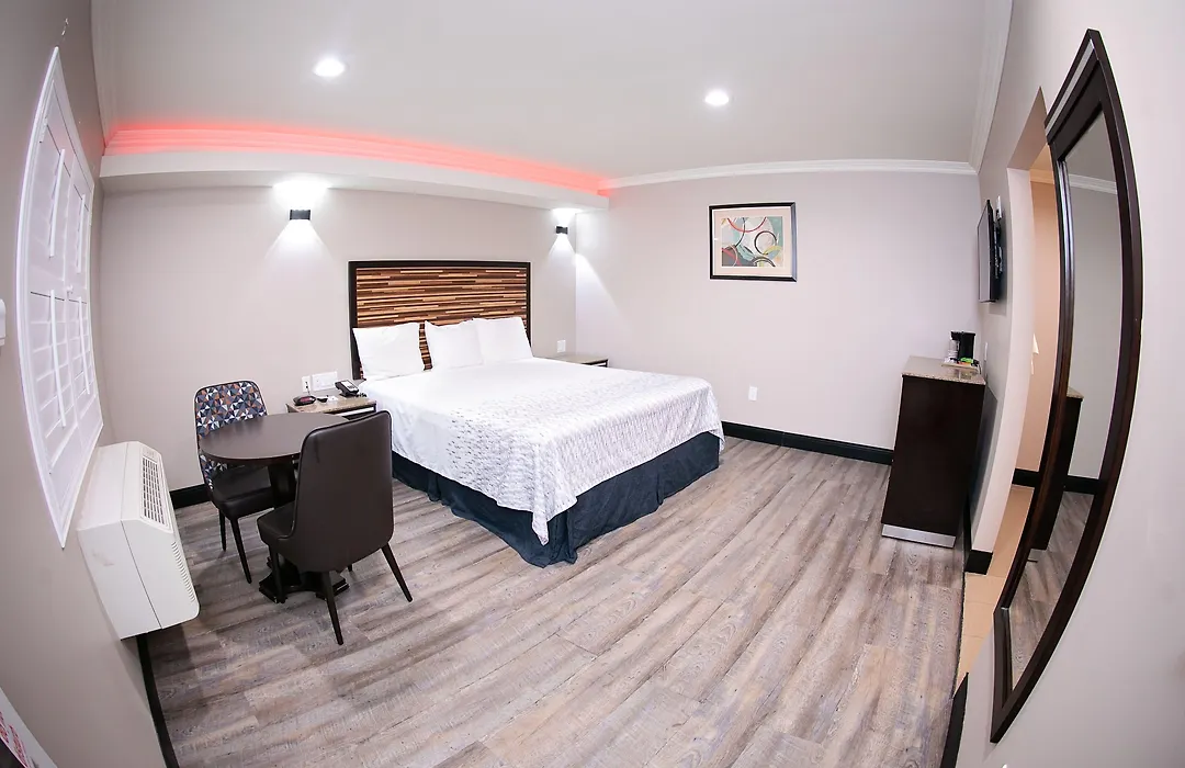 Diamond Bell Inn & Suites-1