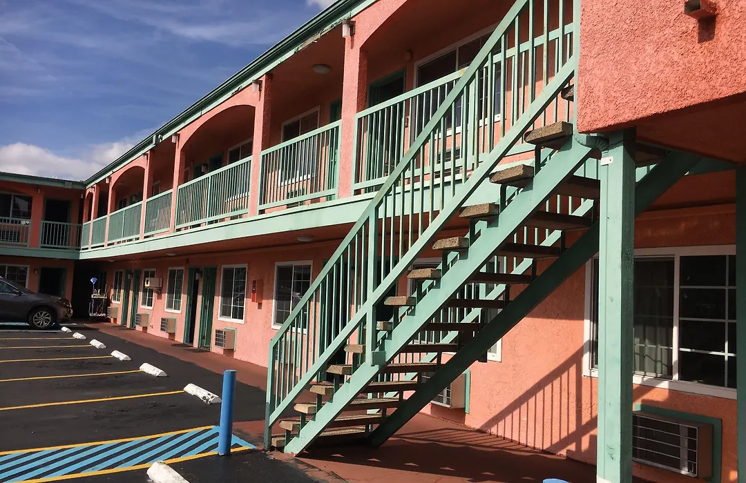 Budget Motel-1