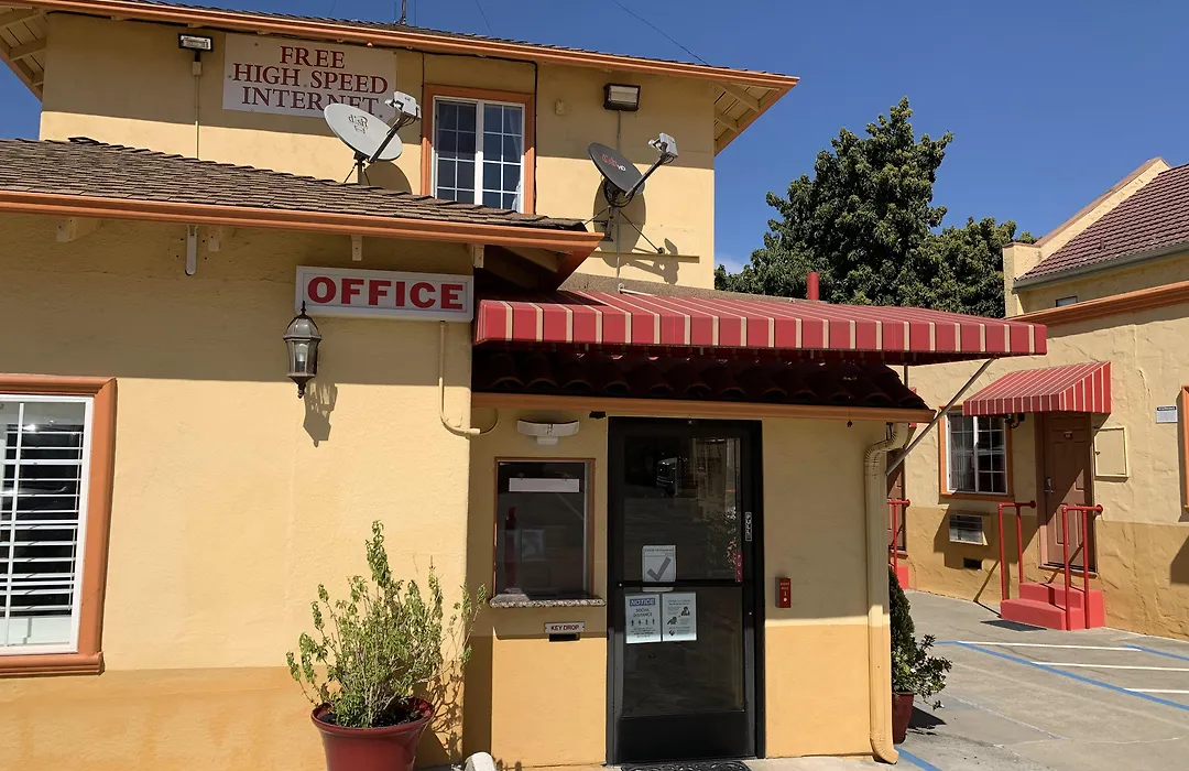 Budget Motel-1
