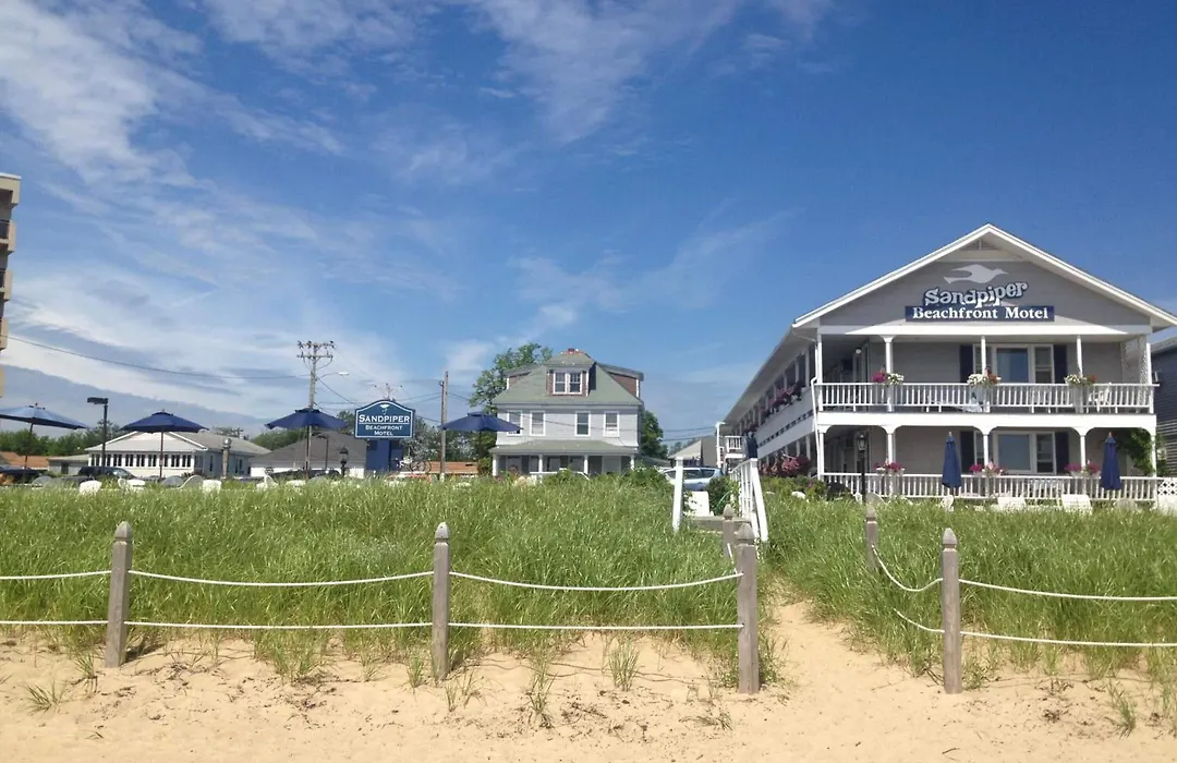 Sandpiper Beachfront Motel-1