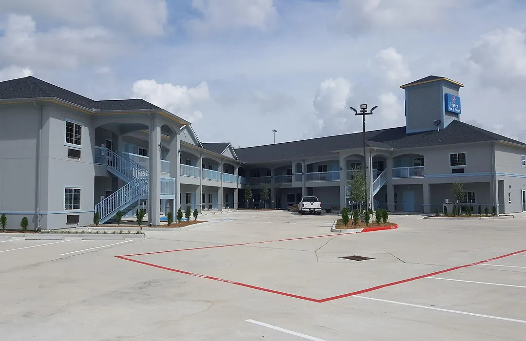 Haven Inn & Suites Willowbrook (Adults Only)-1