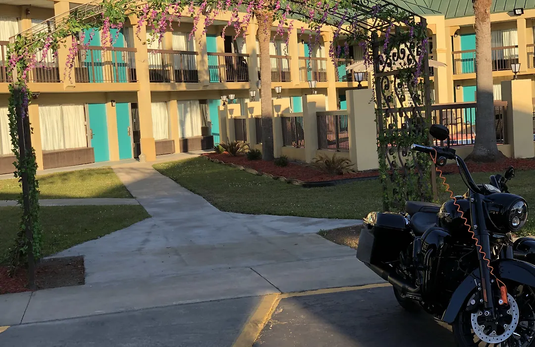 Econo Lodge-1