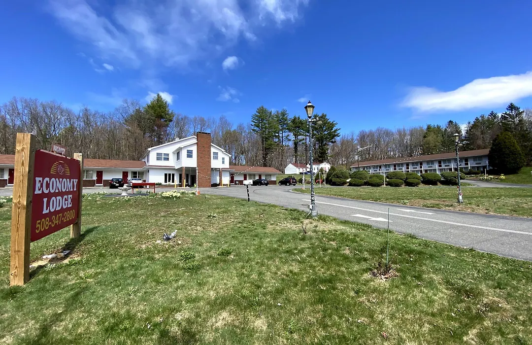 Economy Lodge 682 Main St Sturbridge-1