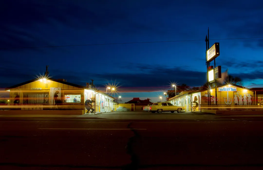 Brad'S Desert Inn-1