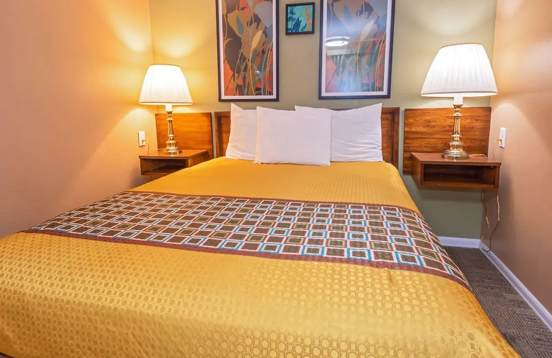 Far West Motel-1