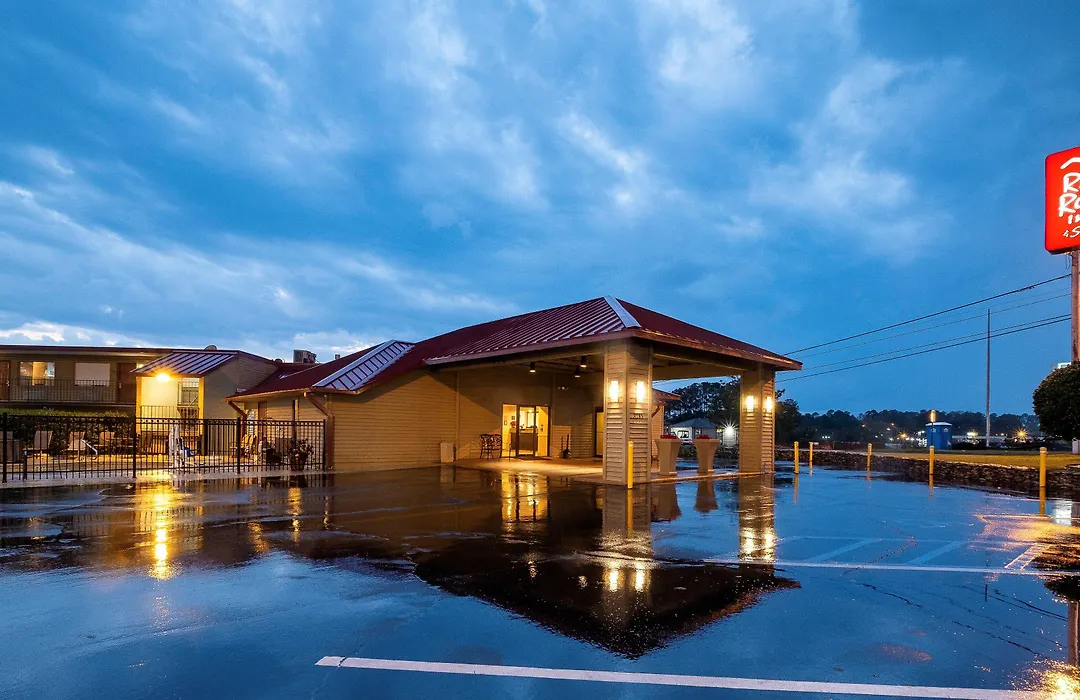 Red Roof Inn Dothan-1