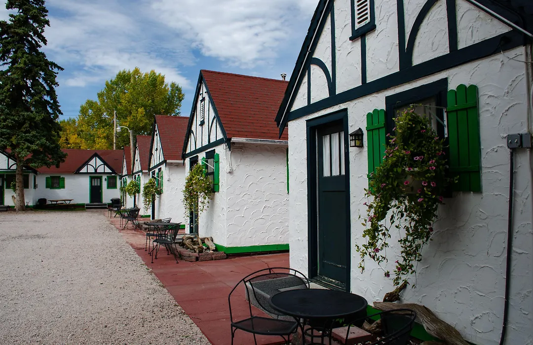 Chalet Motel-1