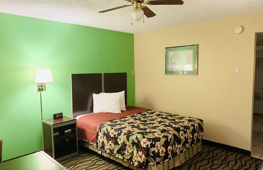 Thunderbird Inn-1