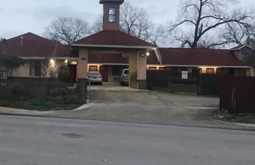 Southtown S.A. Inn-1